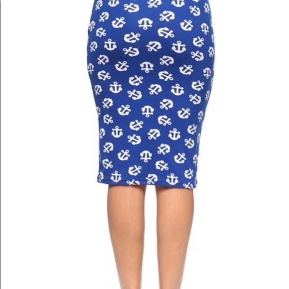 2- piece Crop Top Skirt Set - Picture 4 of 4